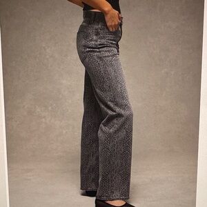 AMERICAN EAGLE Women's Stretch Snake Print High Waisted Stovepipe Jean